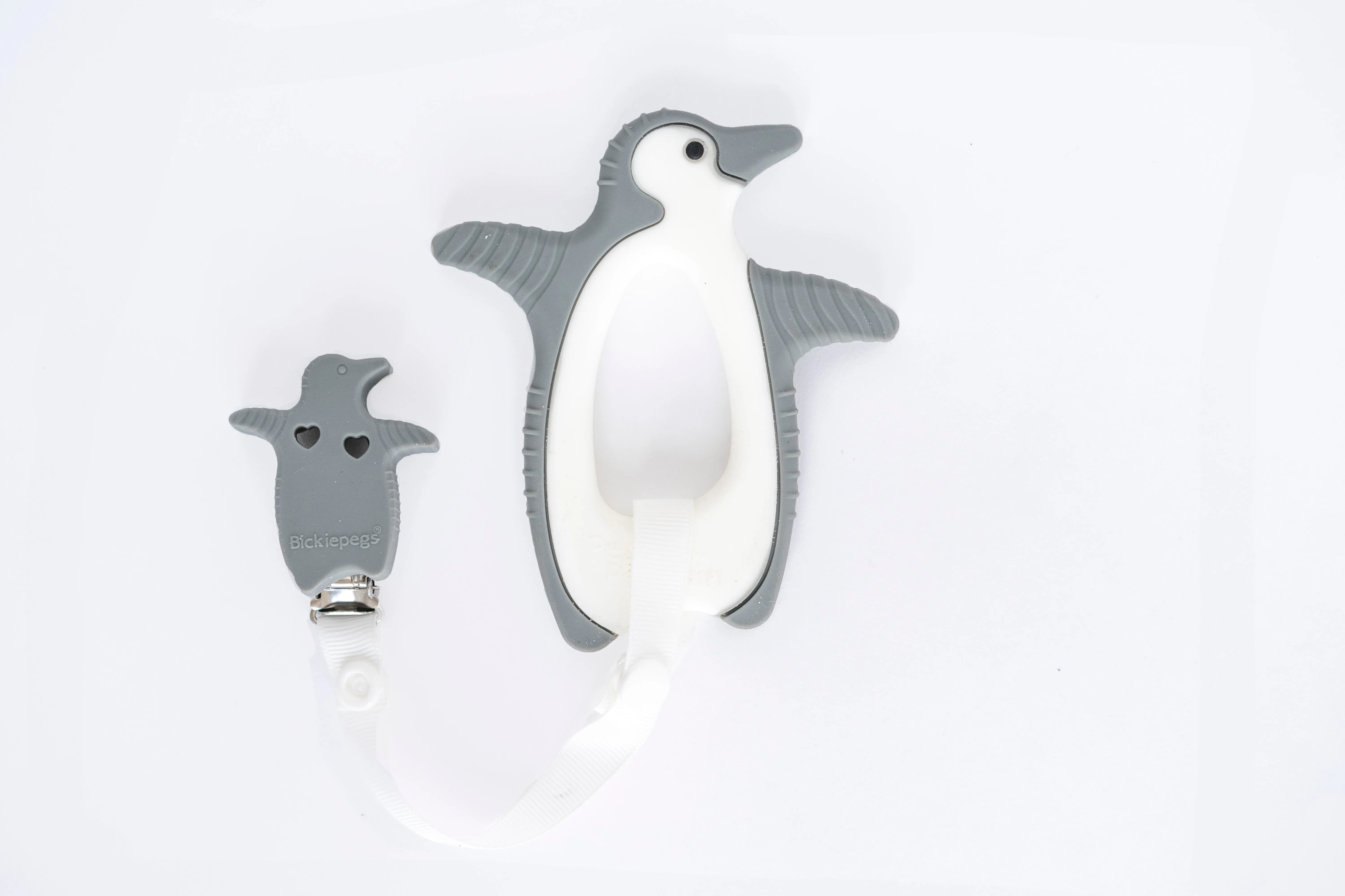 Bickiepegs Sensory Teether Peggie The Penguin 3m 